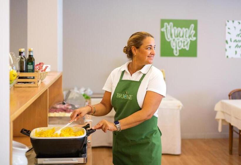 هتل Brione Green Resort