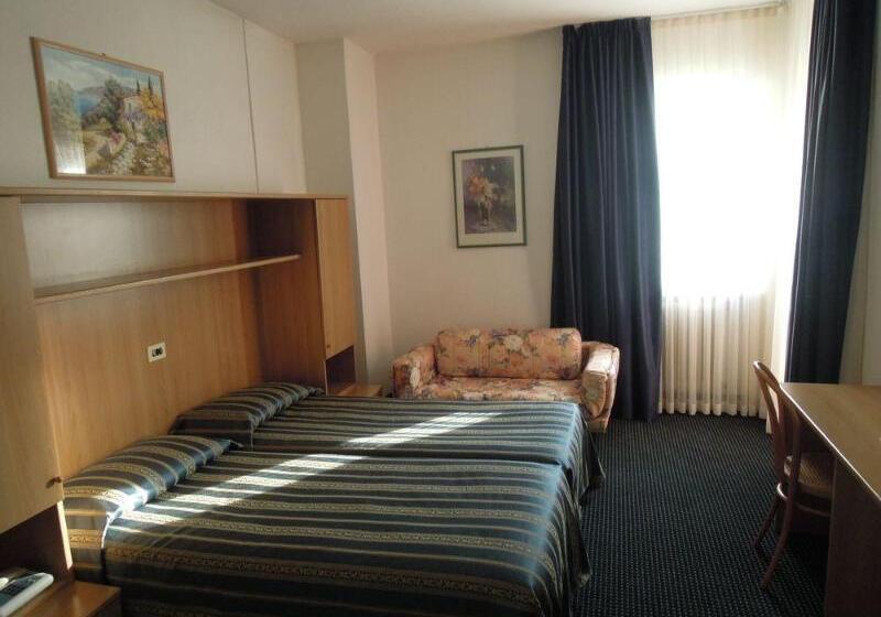 هتل Brione Green Resort