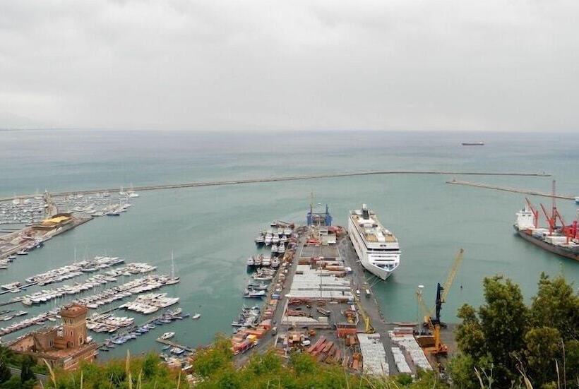 هتل Centro Congressi Polo Nautico