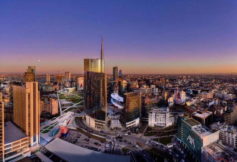 فندق Holiday Inn Milan Nord Zara, An Ihg