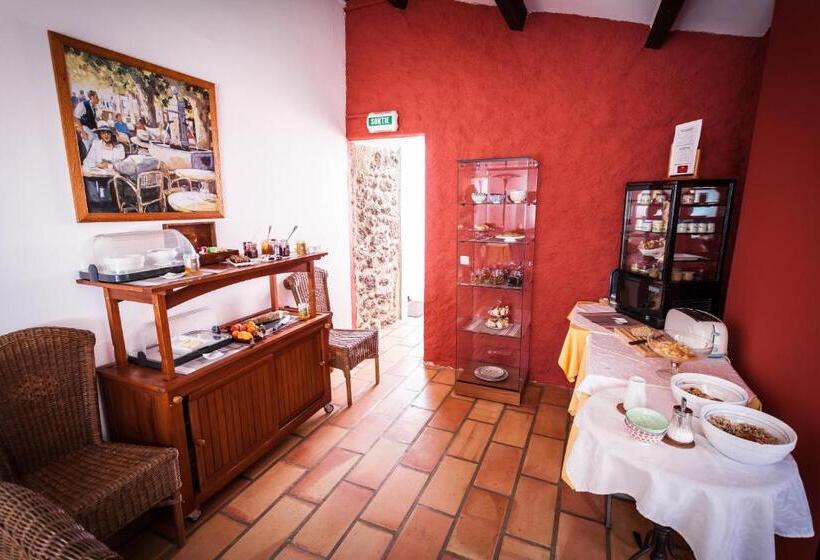 هتل La Bergerie Du Cap