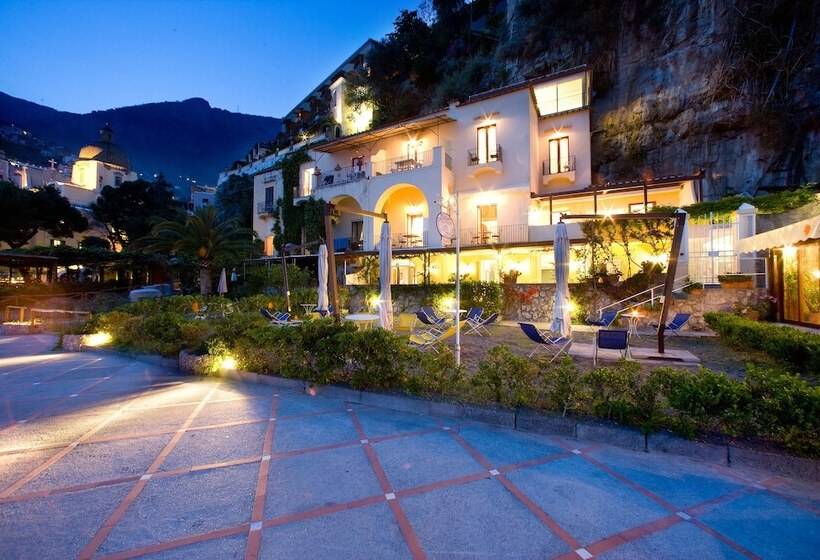 هتل La Caravella Di Positano   Relais & Beach
