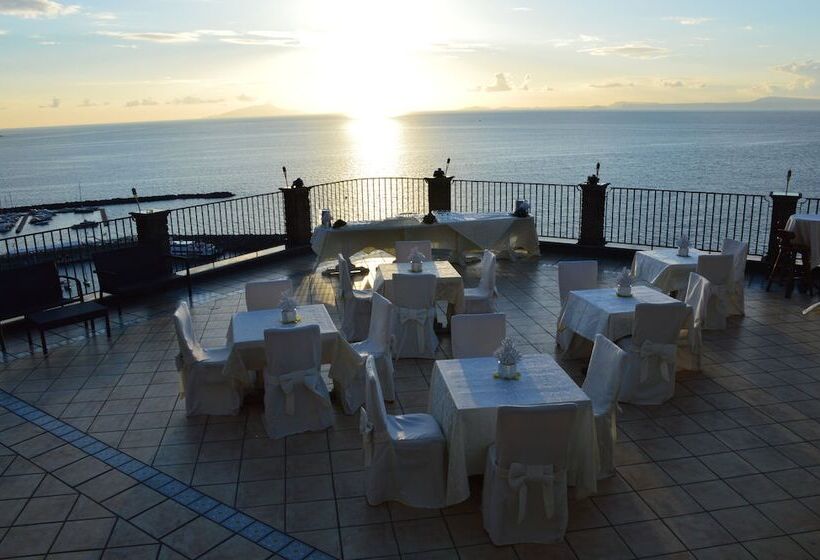 Hr Hotel & Spa