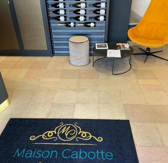 هتل Maison Cabotte