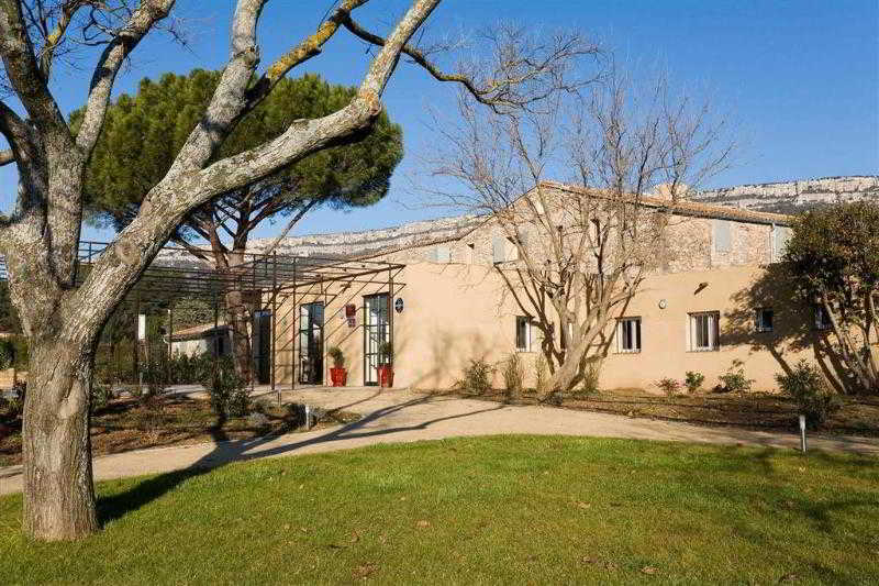 Отель Mercure Aixenprovence Saintevictoire
