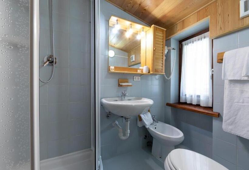هتل Meuble' Joli