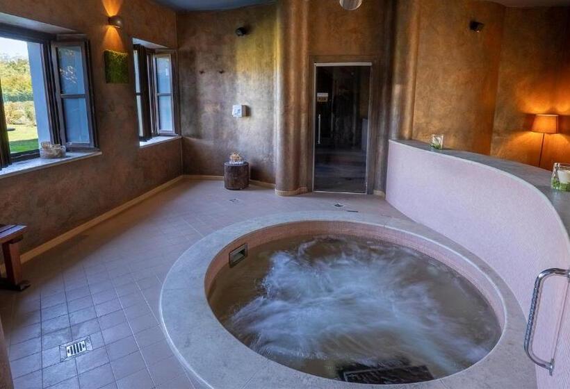 فندق Relais Bella Rosina Pool & Spa