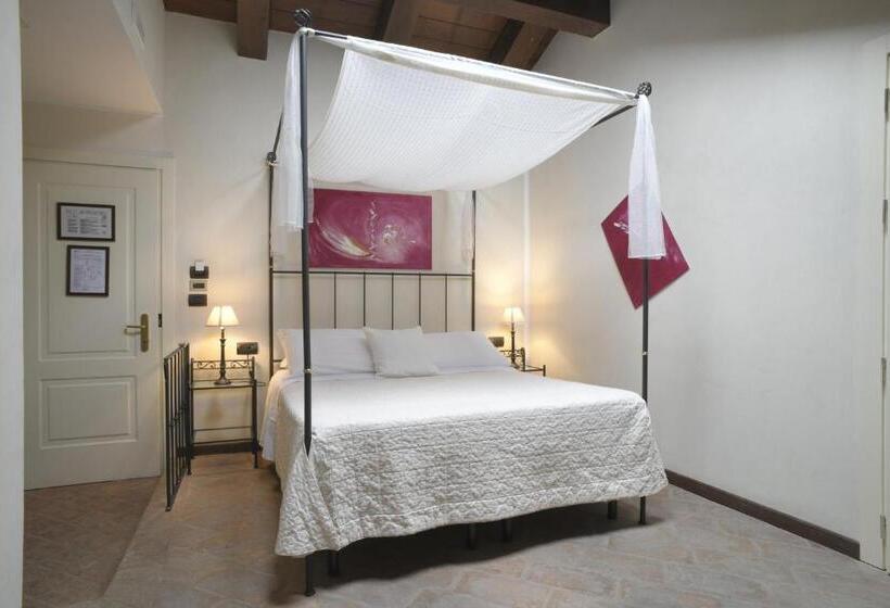 فندق Relais Bella Rosina Pool & Spa