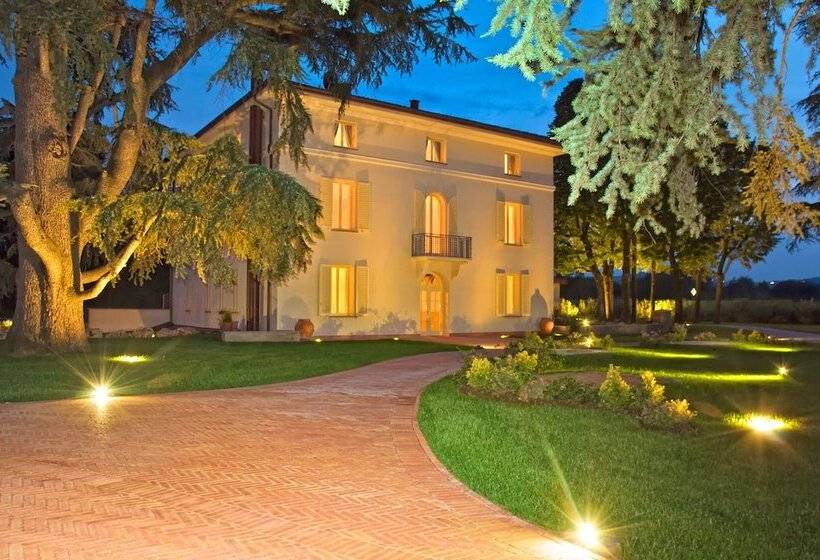 هتل Relais Villa Valfiore