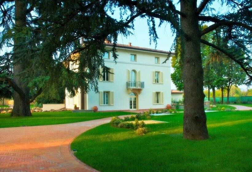 هتل Relais Villa Valfiore