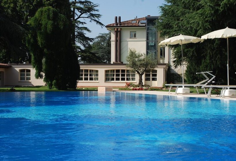 هتل Relais Villa Valfiore