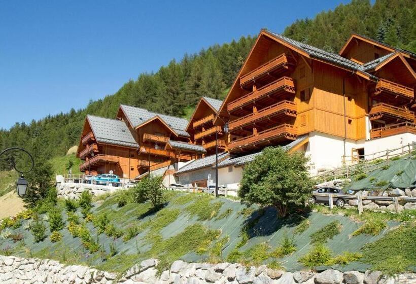 Отель Residence Odalys Le Hameau Et Les Chalets De La Vallee D Or