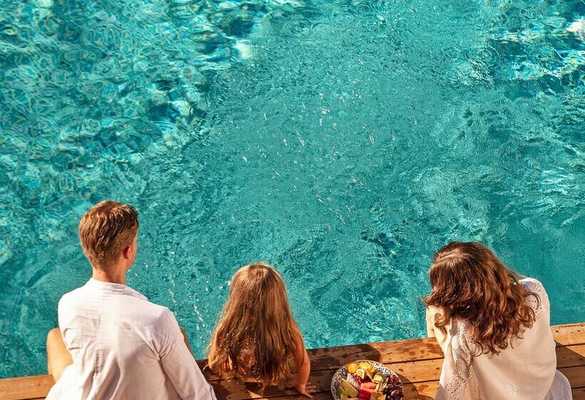 هتل Rixos Sungate, The Land of Legends Access