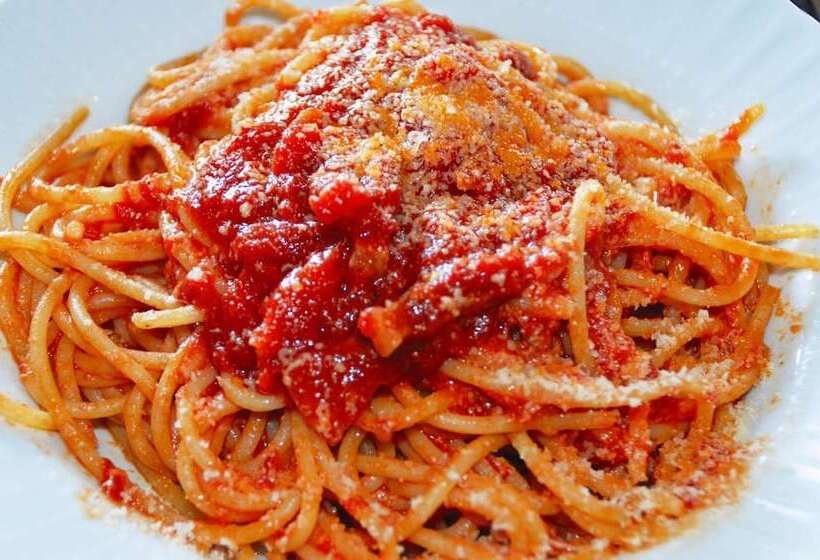 هتل Tritone