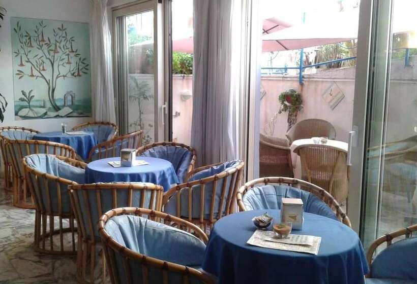 هتل Villa Athena