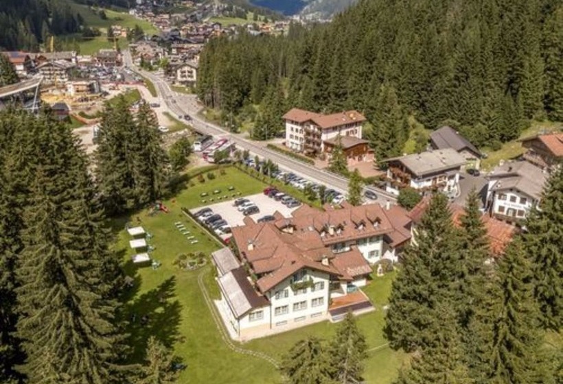 هتل Villa Rosella Park & Wellness