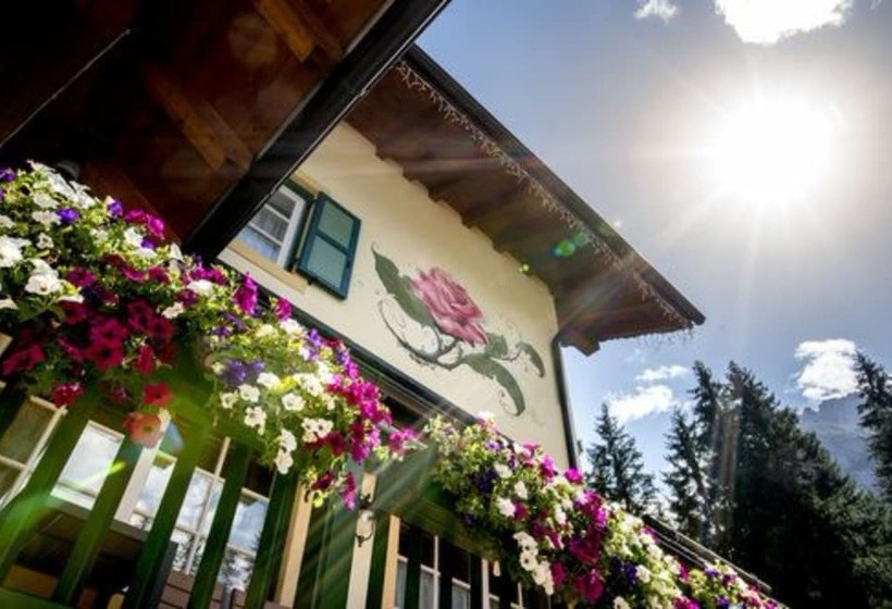 هتل Villa Rosella Park & Wellness