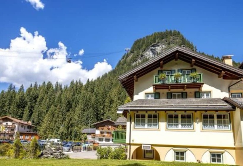 هتل Villa Rosella Park & Wellness