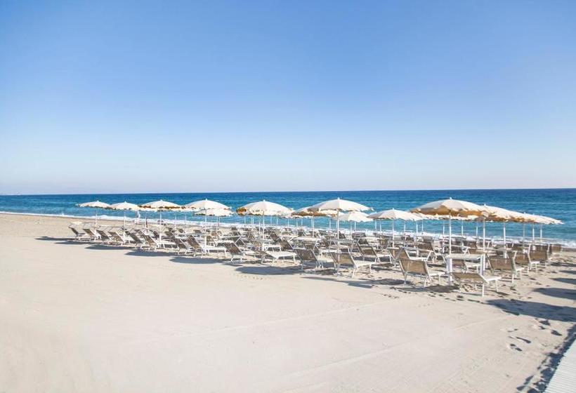 فندق Village Paradise