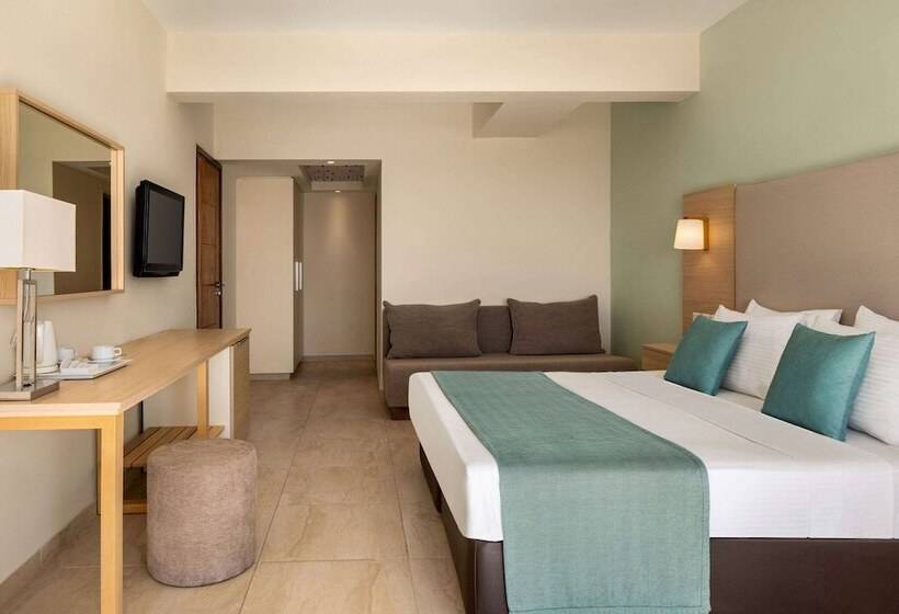 استراحتگاه Ramada Hotel & Suites By Wyndham Ayia Napa