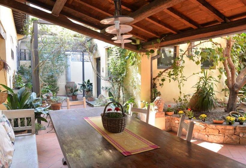 تختخواب و صبحانه Casa Pucci