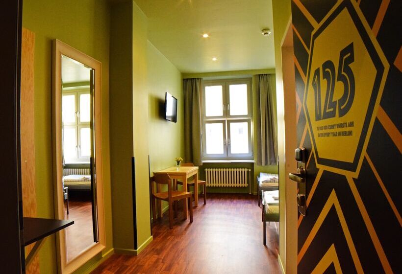فندق Amstel House Hostel