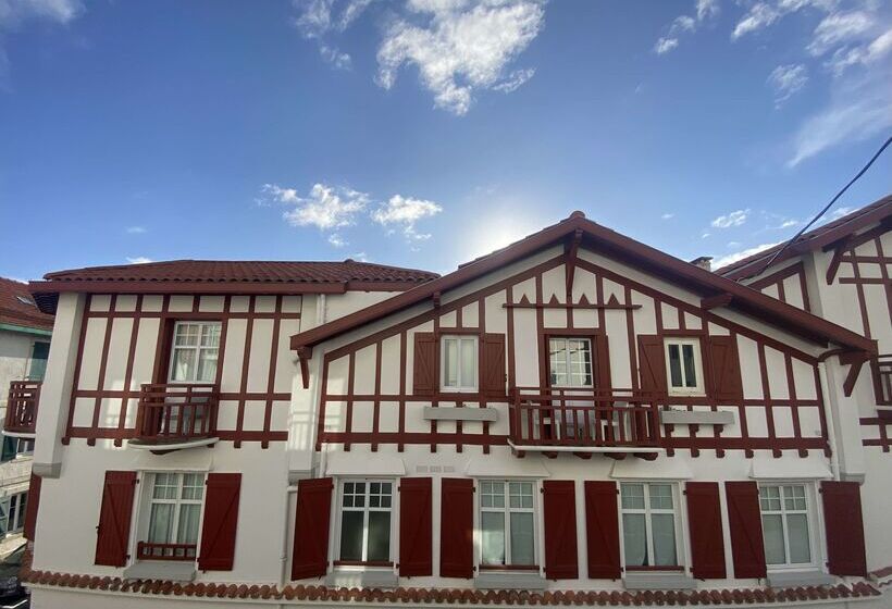 هتل Hôtel Kemaris