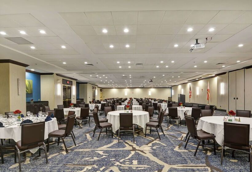 هتل Embassy Suites By Hilton Orlando Downtown
