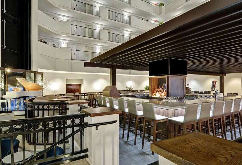 هتل Embassy Suites By Hilton Orlando Downtown