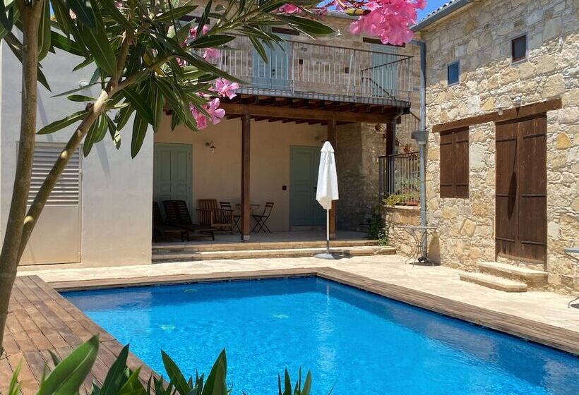 هتل Evkarpos Country House