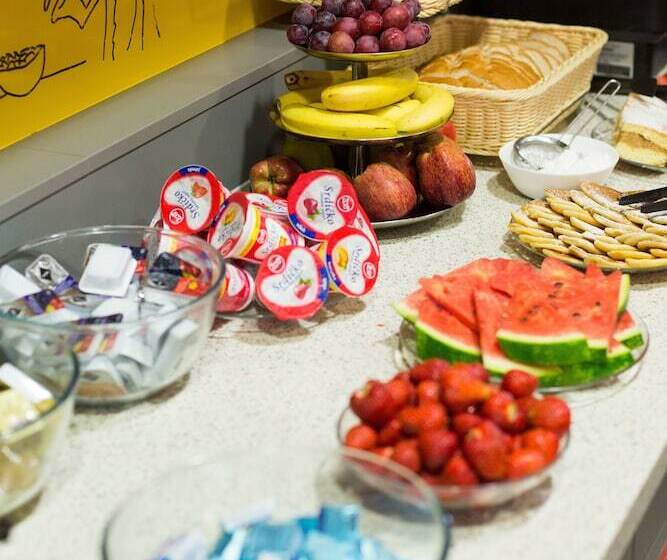 בית מלון כפרי Hostel Downtown