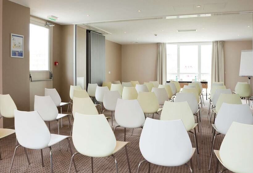 هتل Ibis Styles Compiegne