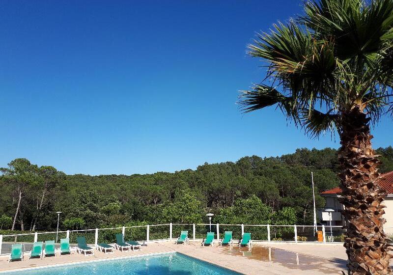 هتل Les Parasols D Argens