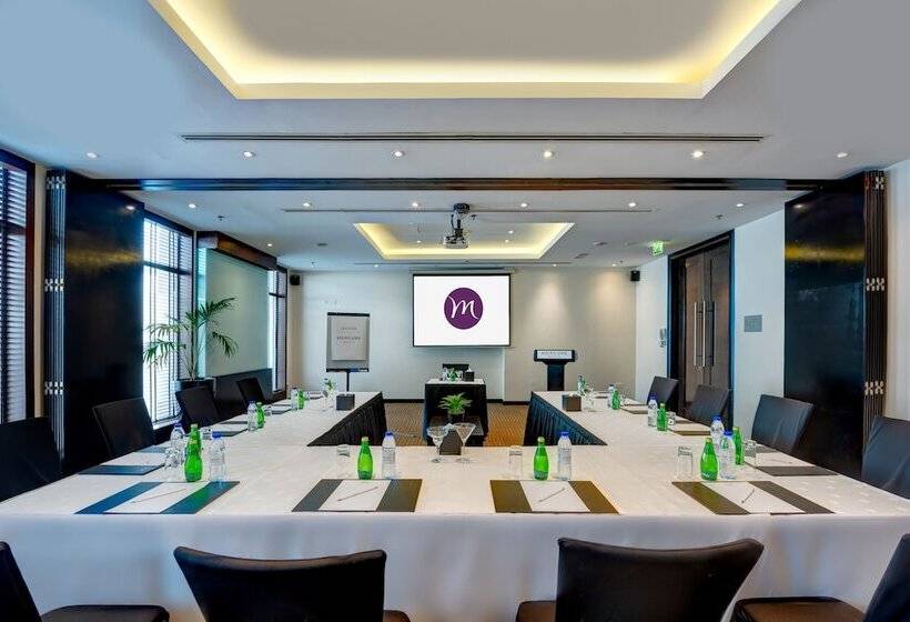 ホテル Mercure Gold  Al Mina Road Dubai