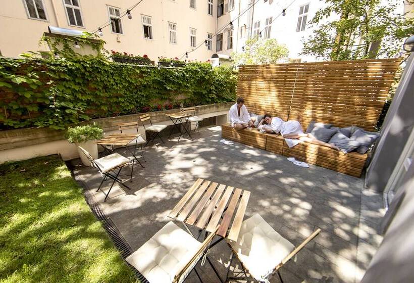 Fotos del hotel Miss Sophie's New Town & Wellness:  4