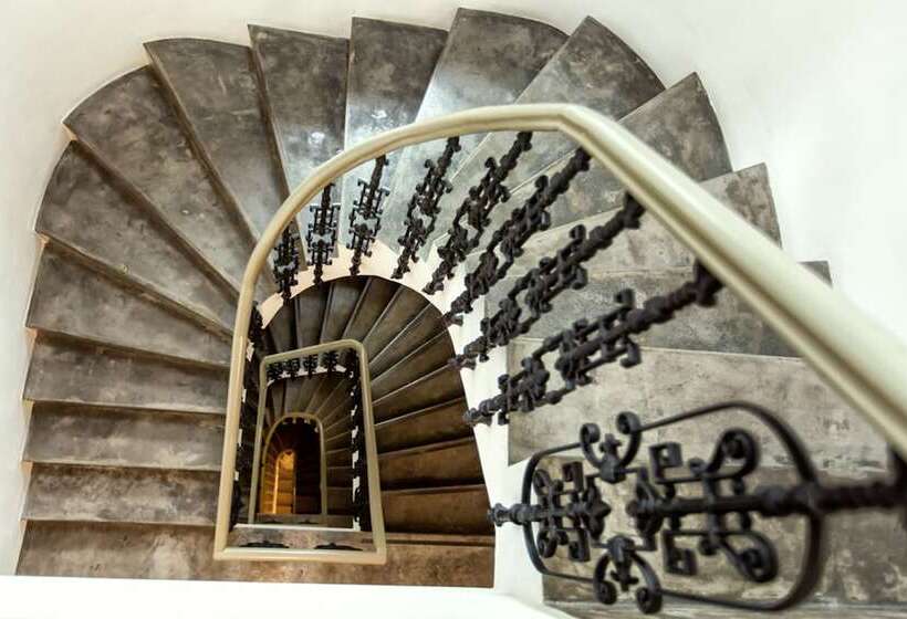 Fotos del hotel Miss Sophie's New Town & Wellness:  8