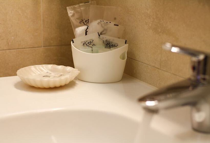 Fotos del hotel Opera Suites:  22