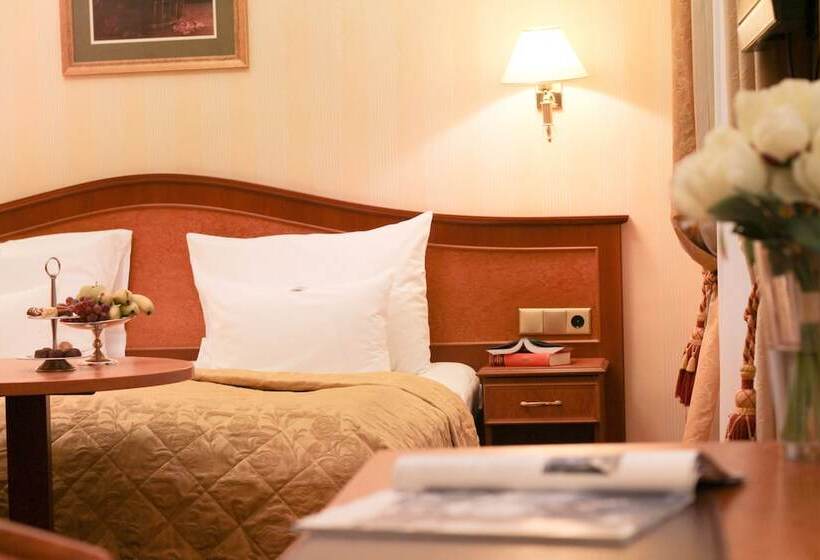 Fotos del hotel Opera Suites:  2