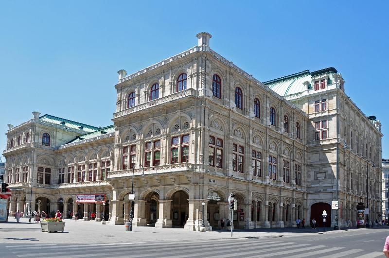 Szálloda Opera Suites Self Check In