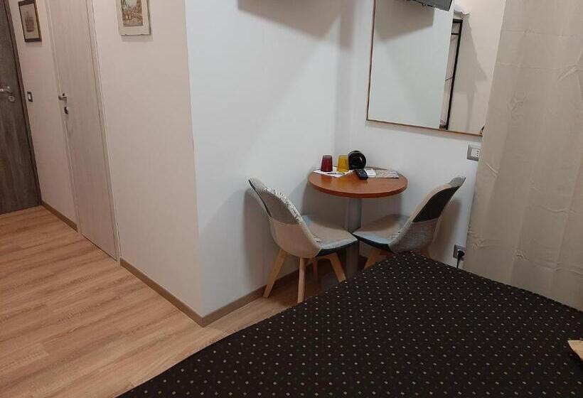 Fotos del hotel Roman Residence:  15