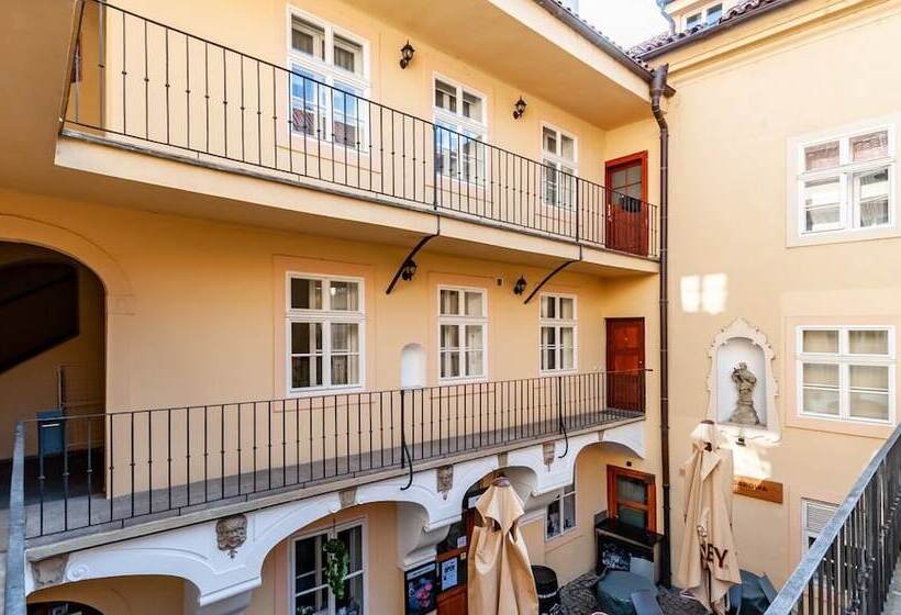 Fotos del hotel Royal Road Residence:  12