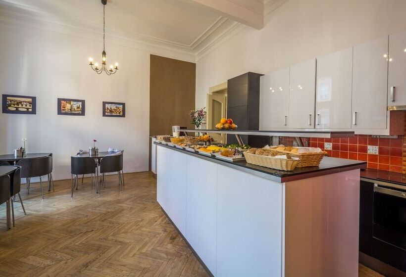 Fotos del hotel Royal Road Residence:  15