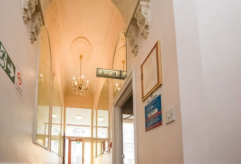 Fotos del hotel St George S:  30