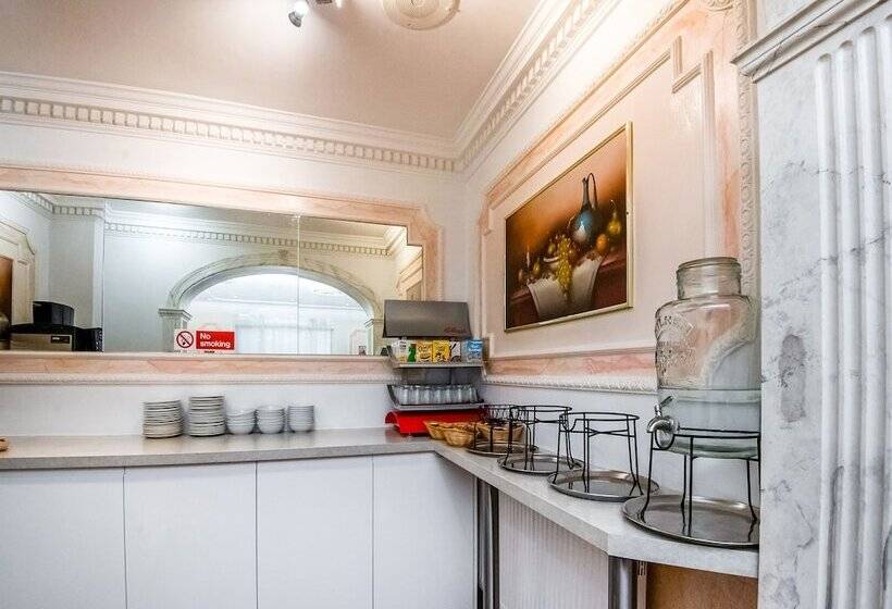 Fotos del hotel St George S:  25