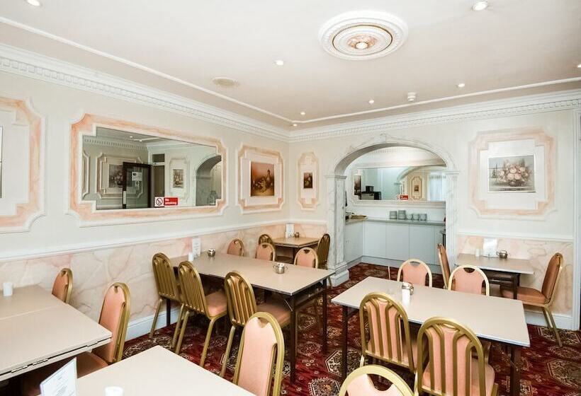 Fotos del hotel St George S:  26