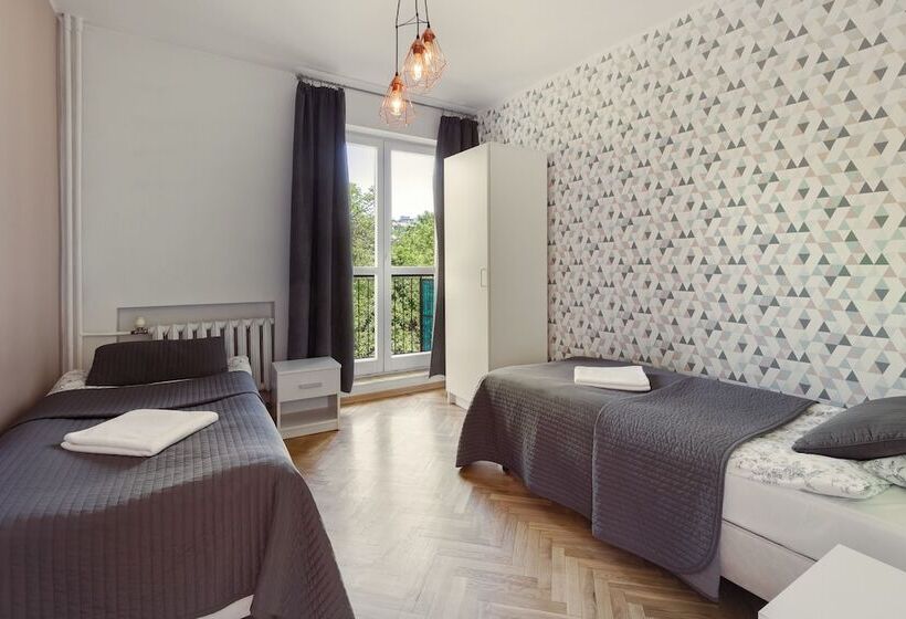 هتل Tatamka Hostel