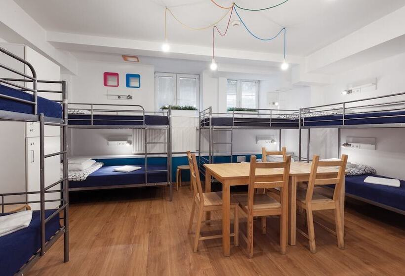 هتل Tatamka Hostel