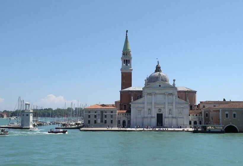 هتل Villa Delle Palme