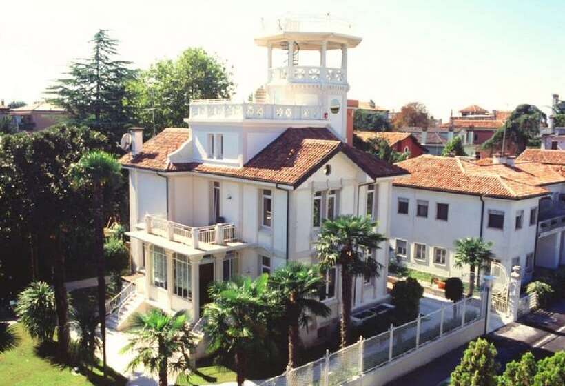 هتل Villa Delle Palme