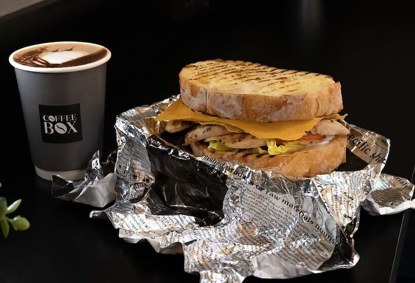 Fotos del hotel Bonnington Jumeirah Lakes Towers:  2